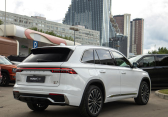 Подержанный автомобиль Geely Monjaro 2025 года (4 фото)