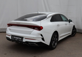 Подержанный автомобиль Kia K5 2021 года (4 фото)