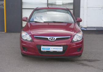 Подержанный автомобиль Hyundai i30 Hatchback 2009 года (2 фото)
