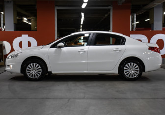 Подержанный автомобиль Peugeot 508 Sedan 2012 года (8 фото)