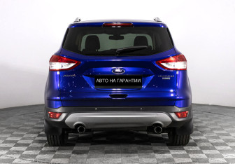 Подержанный автомобиль Ford Kuga 2015 года (6 фото)