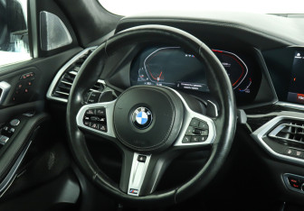 Подержанный автомобиль BMW X7 2020 года (15 фото)