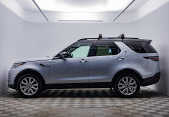 Подержанный автомобиль Land Rover Discovery 2021 года (2 фото)