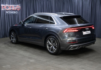 Подержанный автомобиль Audi Q8 2019 года (7 фото)