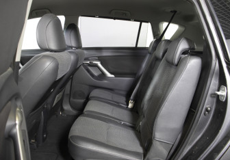 Подержанный автомобиль Toyota Verso 2012 года (10 фото)