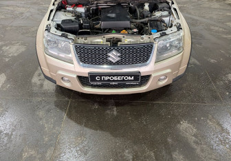 Подержанный автомобиль Suzuki Grand Vitara 2010 года (17 фото)