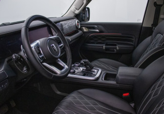 Подержанный автомобиль Tank 300 2025 года (10 фото)