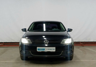 Подержанный автомобиль Volkswagen Jetta Sedan 2014 года (2 фото)