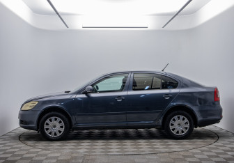 Подержанный автомобиль Skoda Octavia Liftback 2011 года (8 фото)
