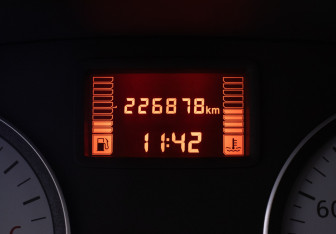 Подержанный автомобиль Renault Logan Sedan 2011 года (12 фото)