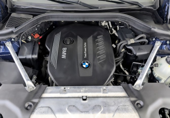 Подержанный автомобиль BMW X3 2019 года (9 фото)