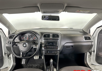 Подержанный автомобиль Volkswagen Polo Sedan 2016 года (13 фото)