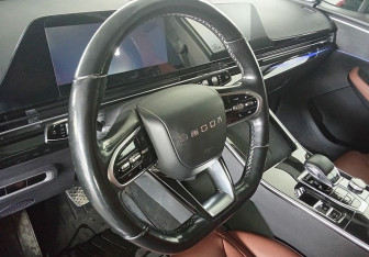 Подержанный автомобиль Omoda C5 2023 года (11 фото)