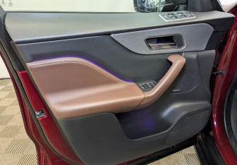 Подержанный автомобиль Jaguar F-Pace 2016 года (18 фото)