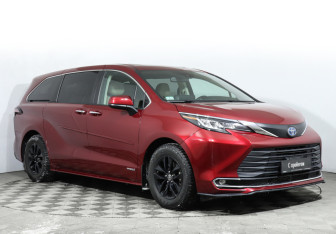 Подержанный автомобиль Toyota Sienna 2021 года (3 фото)