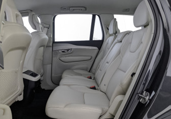 Подержанный автомобиль Volvo XC90 2017 года (18 фото)