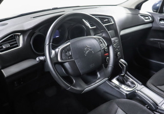 Подержанный автомобиль Citroen C4 Sedan 2016 года (7 фото)