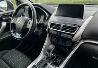Подержанный автомобиль Mitsubishi Eclipse Cross 2018 года (9 фото)