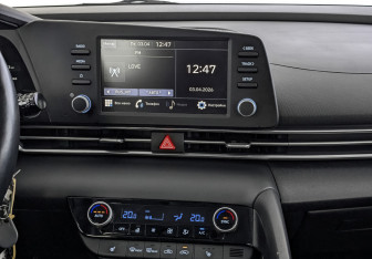Подержанный автомобиль Hyundai Elantra Sedan 2021 года (17 фото)