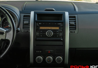 Подержанный автомобиль Nissan X-Trail 2008 года (12 фото)