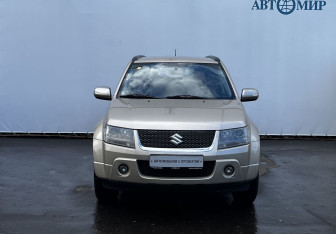 Подержанный автомобиль Suzuki Grand Vitara 2010 года (2 фото)