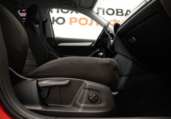 Подержанный автомобиль Audi Q3 2015 года (29 фото)