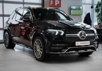 Подержанный автомобиль Mercedes-Benz GLE 2021 года (3 фото)