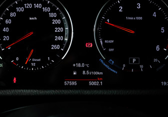 Подержанный автомобиль BMW X2 2017 года (11 фото)