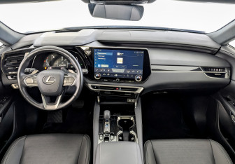 Подержанный автомобиль Lexus RX 2024 года (14 фото)