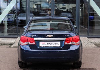 Подержанный автомобиль Chevrolet Cruze Sedan 2011 года (5 фото)