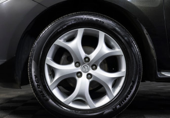 Подержанный автомобиль Mazda CX-7 2010 года (23 фото)