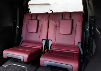 Подержанный автомобиль Lexus LX 2025 года (14 фото)