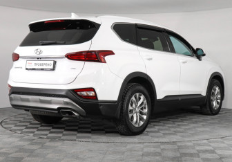 Подержанный автомобиль Hyundai Santa Fe 2019 года (5 фото)