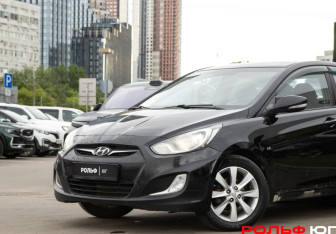 Подержанный автомобиль Hyundai Solaris Sedan 2012 года (14 фото)