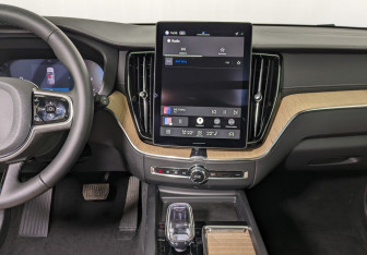 Новый Volvo XC60 2025 (11 фото)