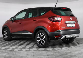 Подержанный автомобиль Renault Kaptur 2020 года (7 фото)