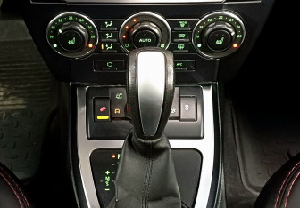Подержанный автомобиль Land Rover Freelander 2011 года (15 фото)