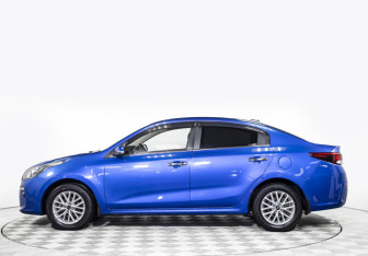 Подержанный автомобиль Kia Rio Sedan 2017 года (8 фото)