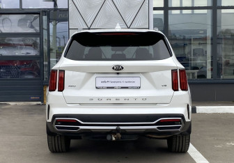 Подержанный автомобиль Kia Sorento 2021 года (6 фото)