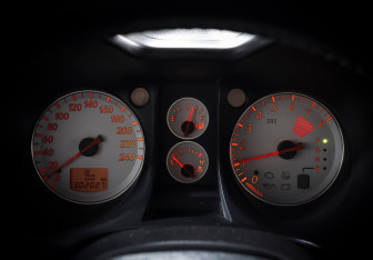 Подержанный автомобиль Mitsubishi Outlander 2005 года (15 фото)