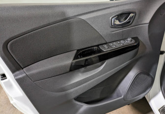 Подержанный автомобиль Renault Kaptur 2018 года (19 фото)