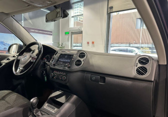 Подержанный автомобиль Volkswagen Tiguan 2012 года (11 фото)
