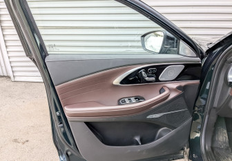 Подержанный автомобиль Exeed TXL 2023 года (19 фото)