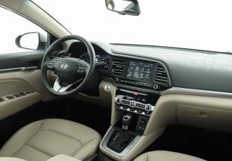 Подержанный автомобиль Hyundai Elantra Sedan 2020 года (6 фото)