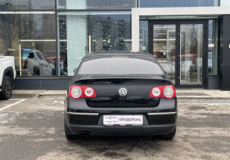 Подержанный автомобиль Volkswagen Passat Sedan 2007 года (6 фото)