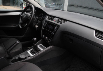 Подержанный автомобиль Skoda Octavia Liftback 2014 года (7 фото)
