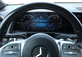Подержанный автомобиль Mercedes-Benz GLB 2020 года (11 фото)