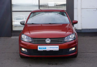 Подержанный автомобиль Volkswagen Polo Sedan 2018 года (2 фото)
