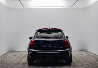 Подержанный автомобиль MINI Hatch 2019 года (6 фото)