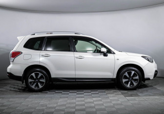 Подержанный автомобиль Subaru Forester Suv 2016 года (4 фото)